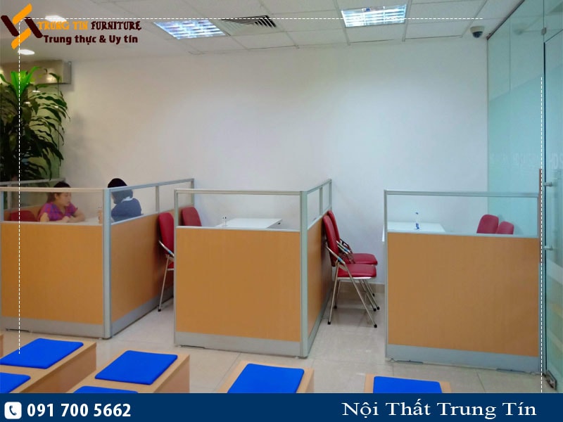 Vách ngăn khung nhôm gỗ - kính VND32-12